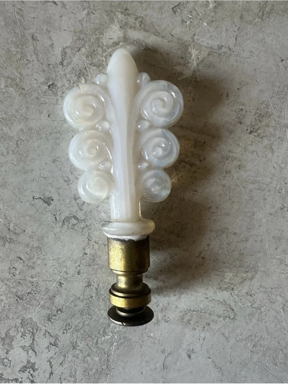 UV Aladdin Scroll Bouquet 1920s Opalescent Alacite Glass Lamp Finial Brass Base